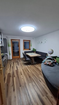 Wohnküche mit Zugang zum Balkon - mit super Aussicht