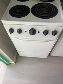Cooker that didn’t work properly. Only two rings worked.