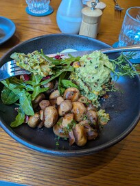 I got the fritters on this occasion and unfortunately we're a big disappointment. They were soggy/mushy and had no crunch to them at all.
