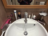 porta spazzolini assente