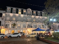 Central Hotel: picture from Independence Square.