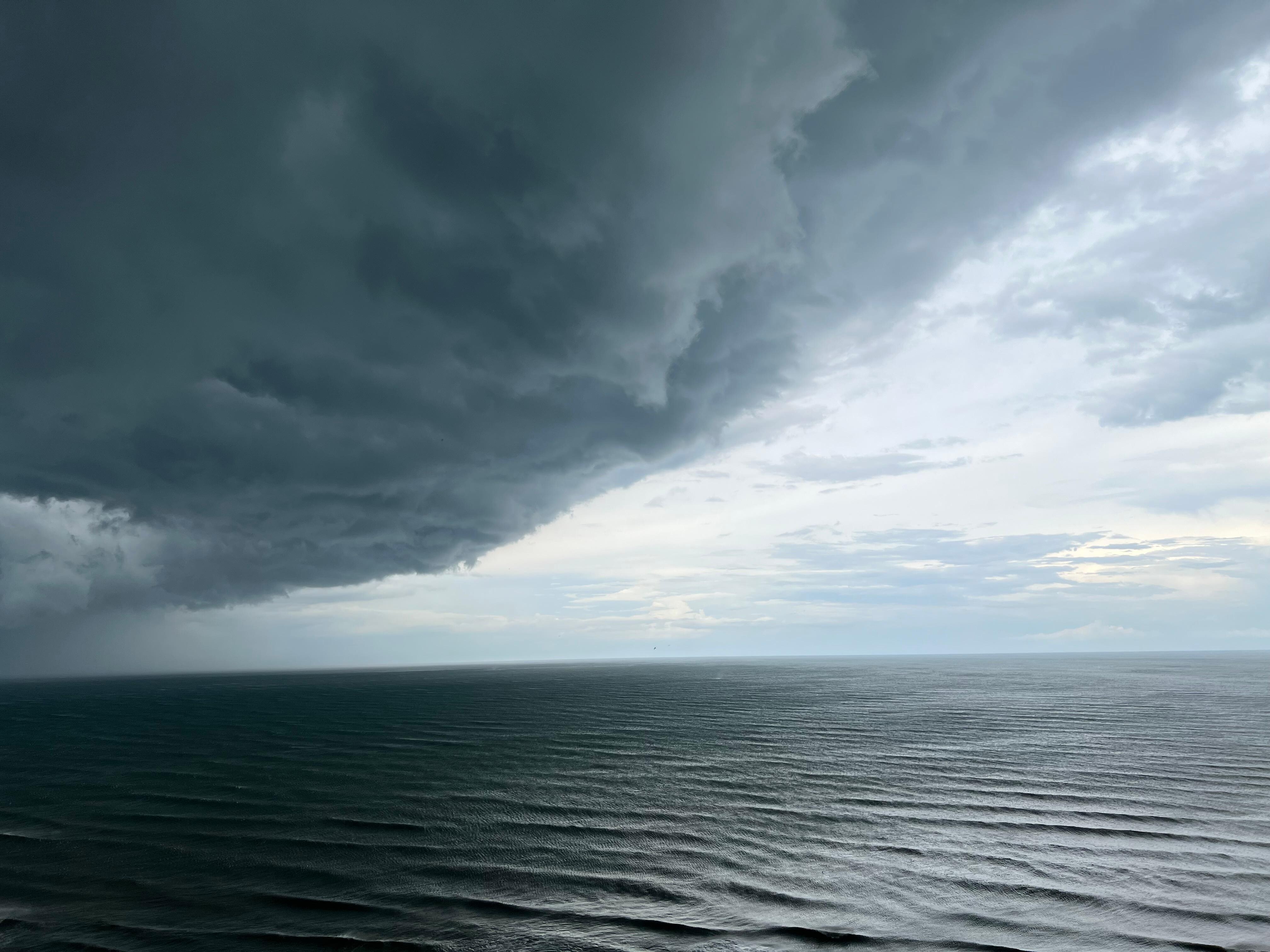 Amazing views of a huge storm system rolling through!