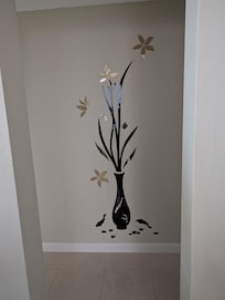 Wall decor leading to bedrooms