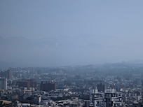 因霧霾只能看到一點點玉山的影子,可惜了這麼高的樓層風景