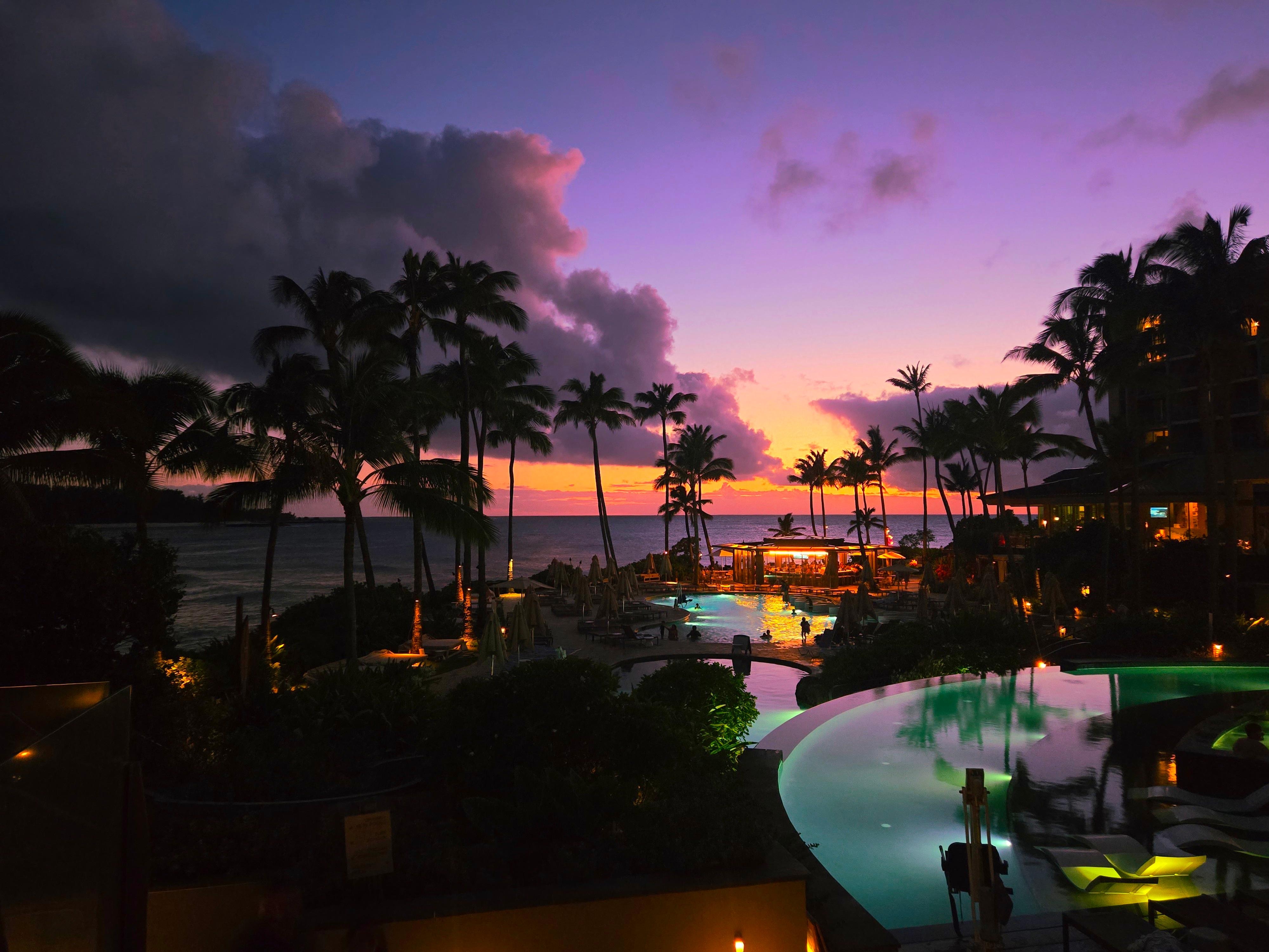 Main pool area outside hotel lobby.