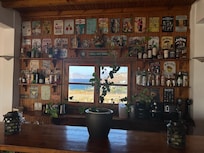 Bar con vasta scelta di cocktail e di superalcolici. Consiglio i cappuccini, sia caldi che freddi