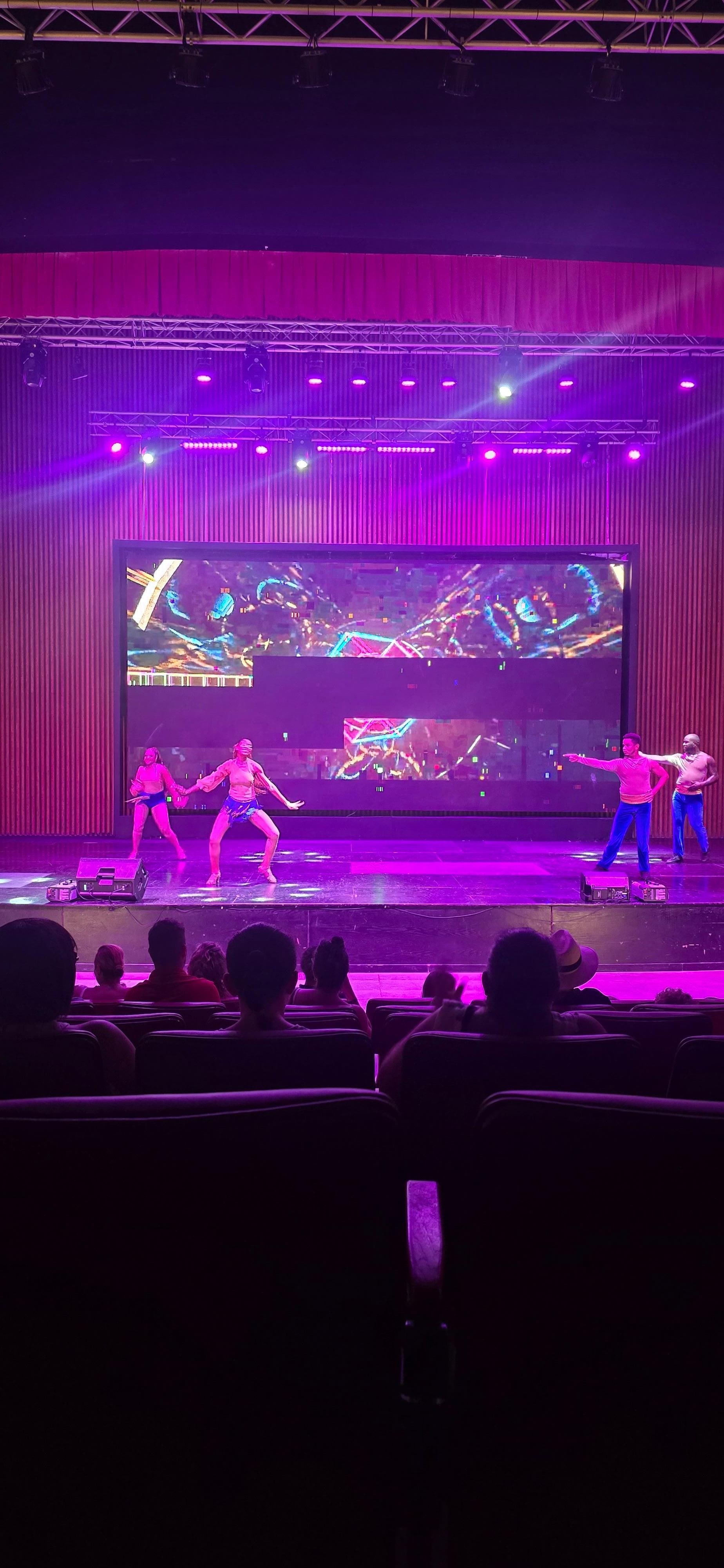 Broken screen in the theater 