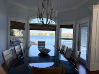 Nice open kitchen /dining area