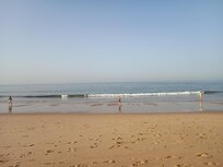 Der Strand in Carcavelos (zwei Minuten von der Wohnung entfernt).
