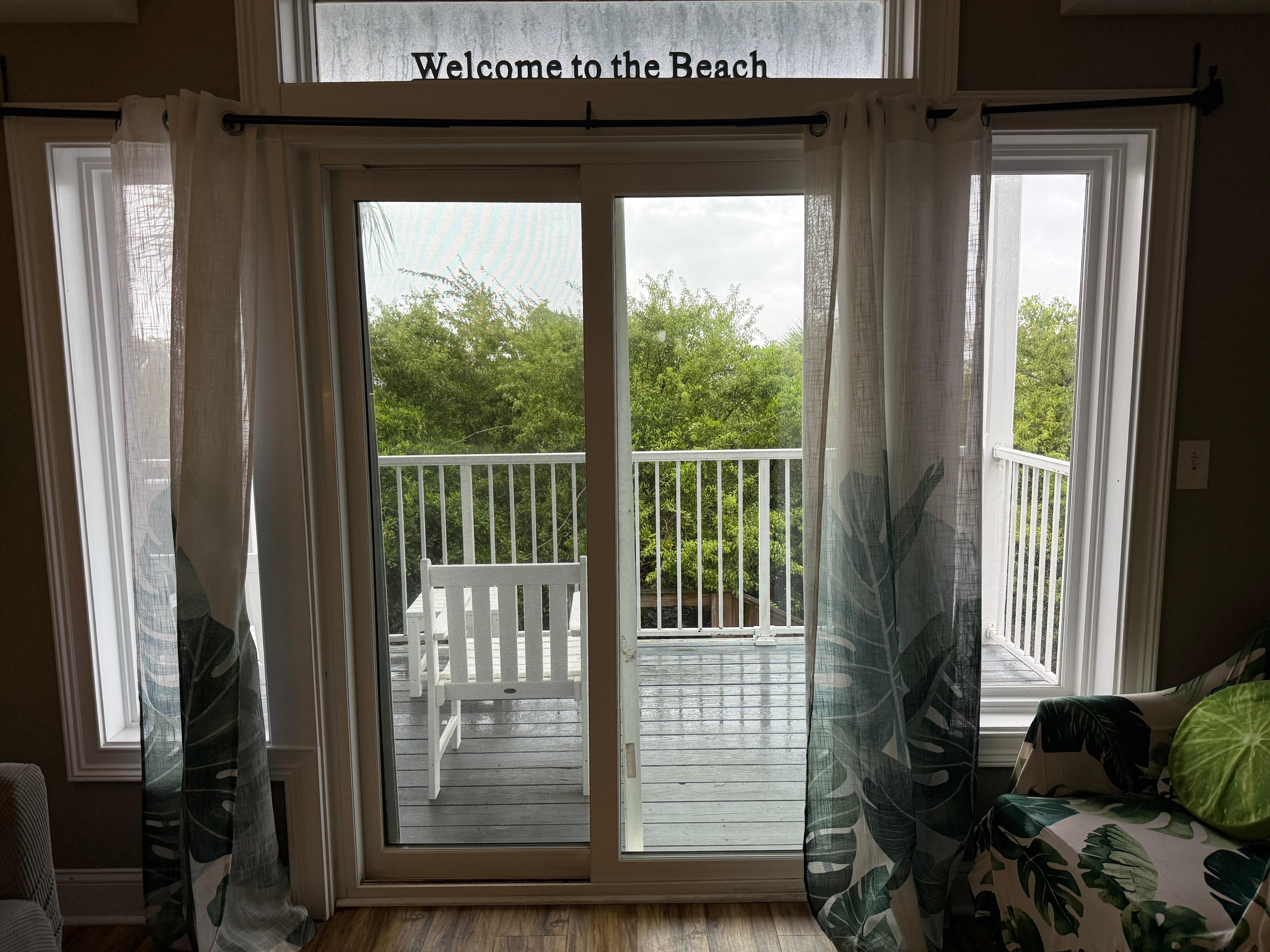 Advertised ocean view. 