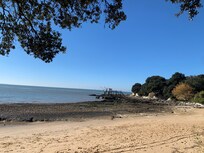 Côté droit de la plage