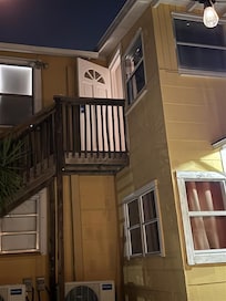 Does this seem like a safe place to spend the night?