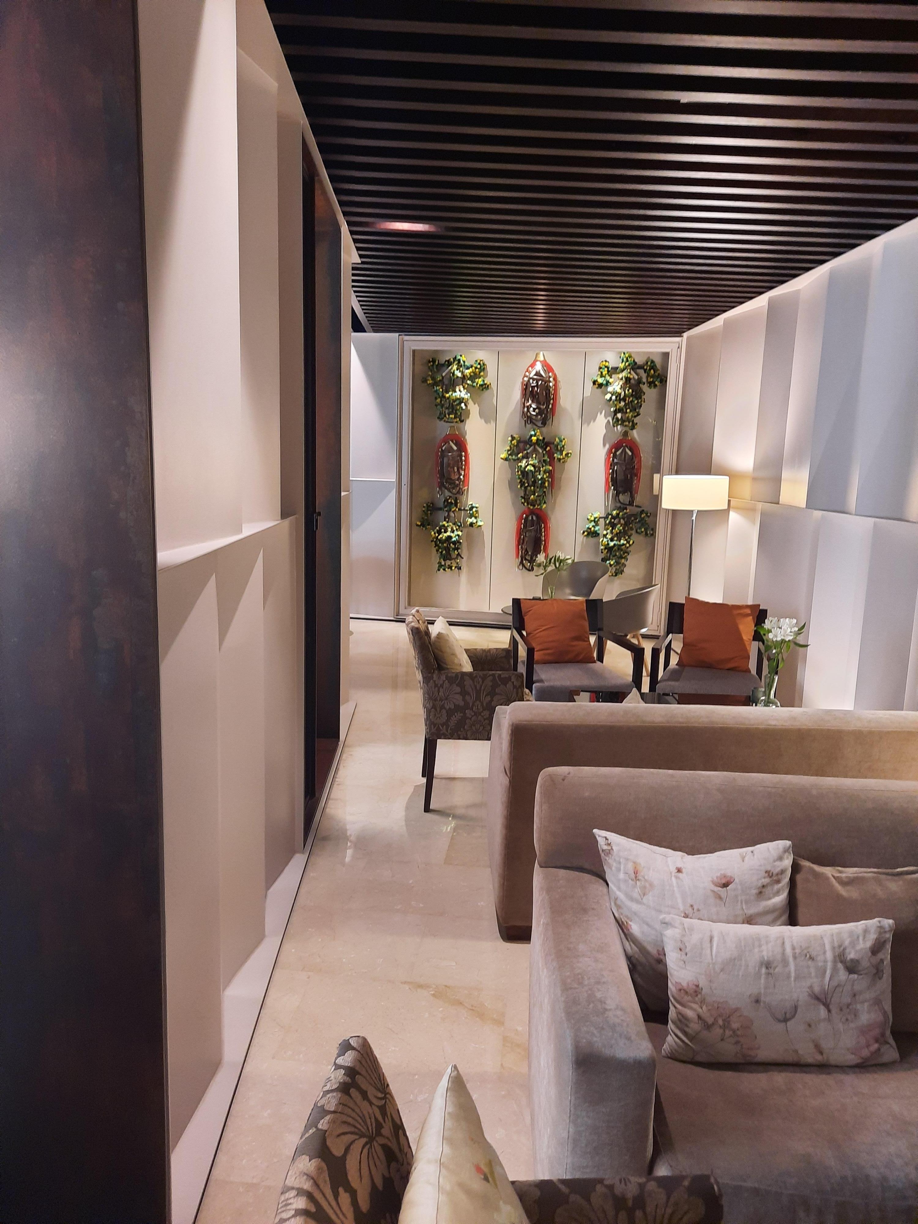 Un salon autour du patio