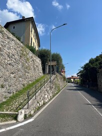 Way to hotel from main street
