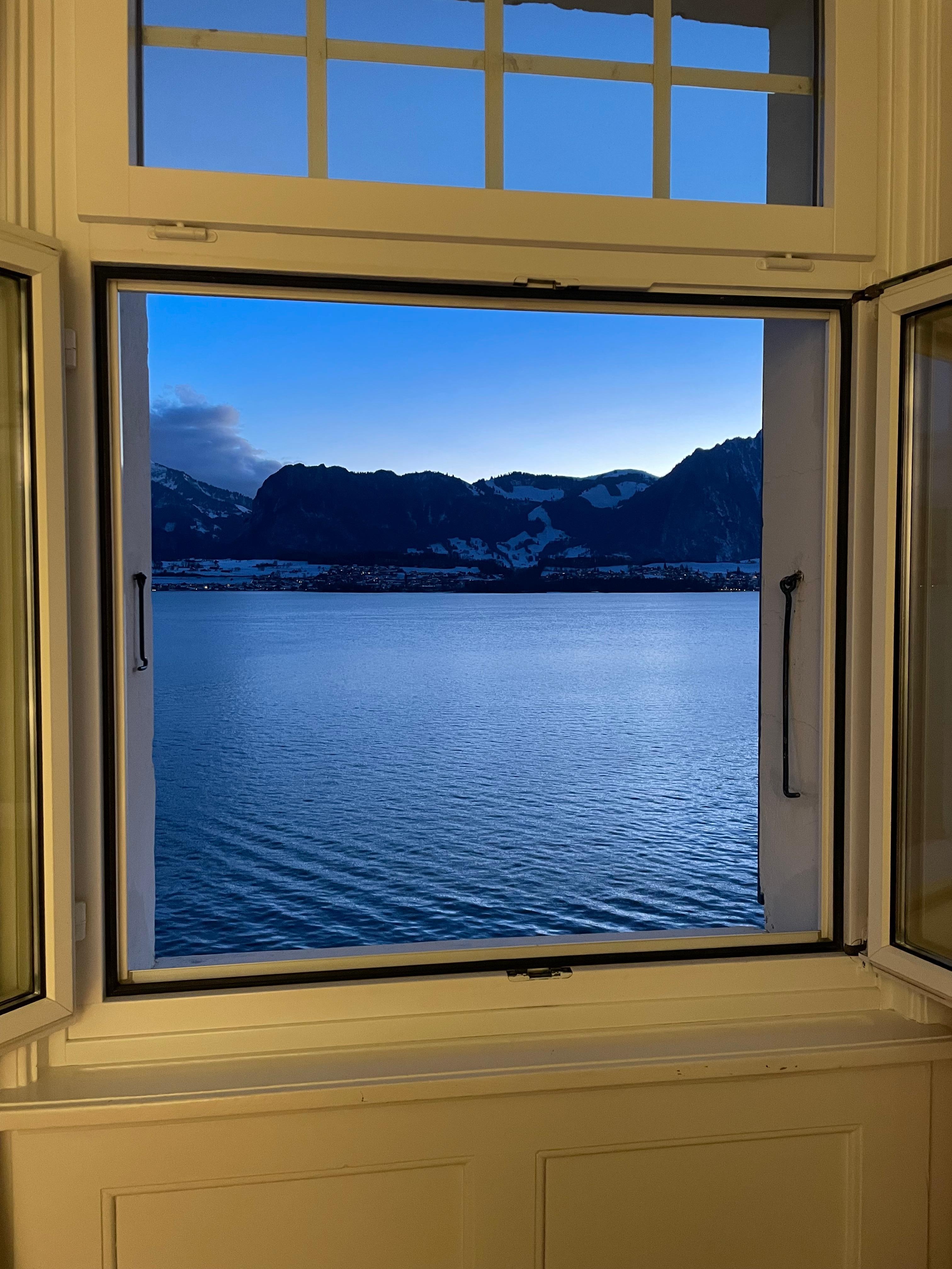 Vue incroyable sur le lac. 