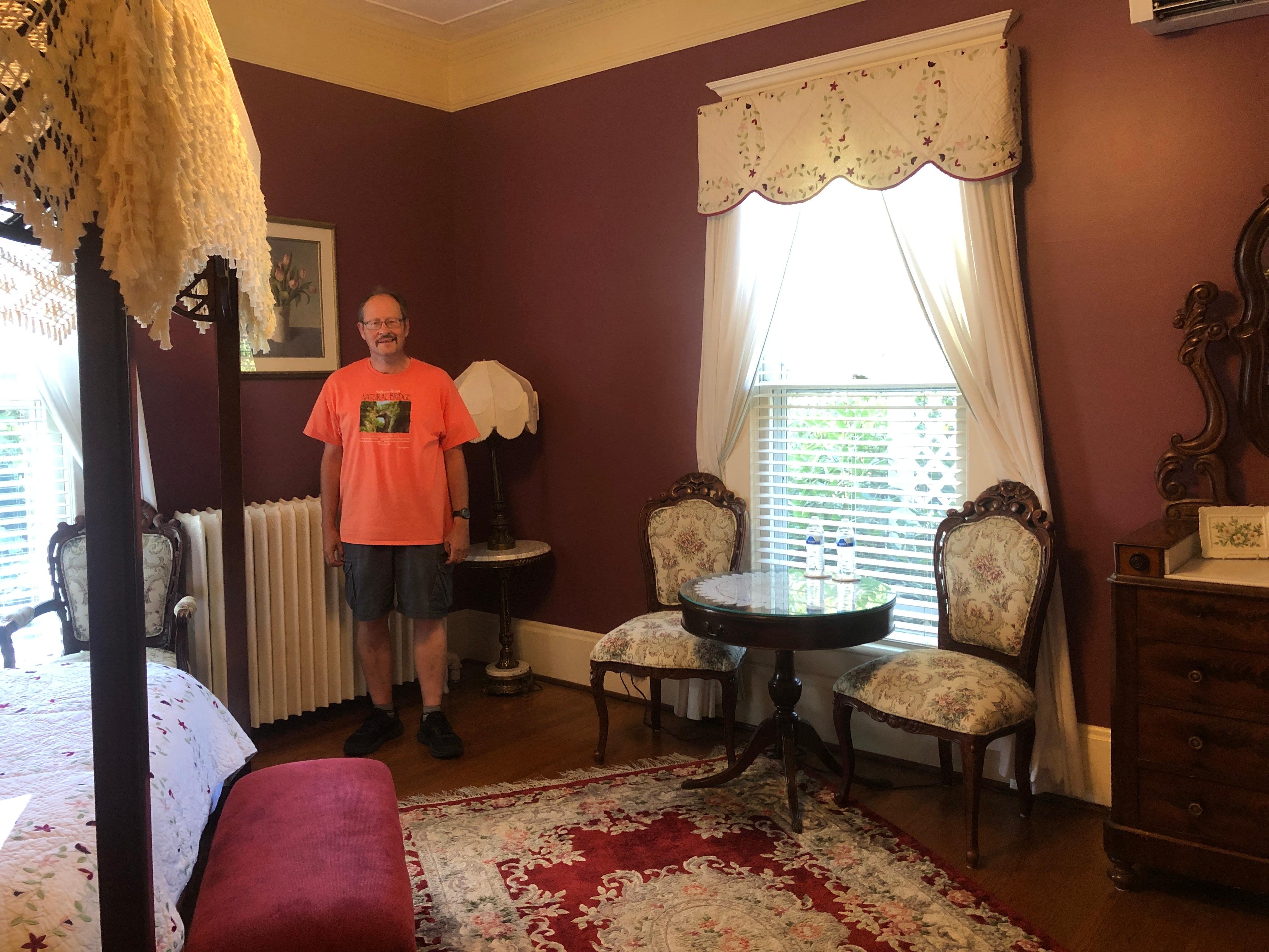 Pretty decor Anne Queen Room