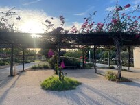 Una belleza de parque el yoyó muy cerca de los hoteles de la zona