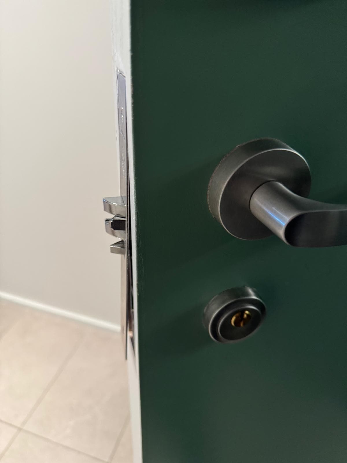 The door in the bedroom didn’t close properly either. We were only there for the night but it was not a good experience at all. 