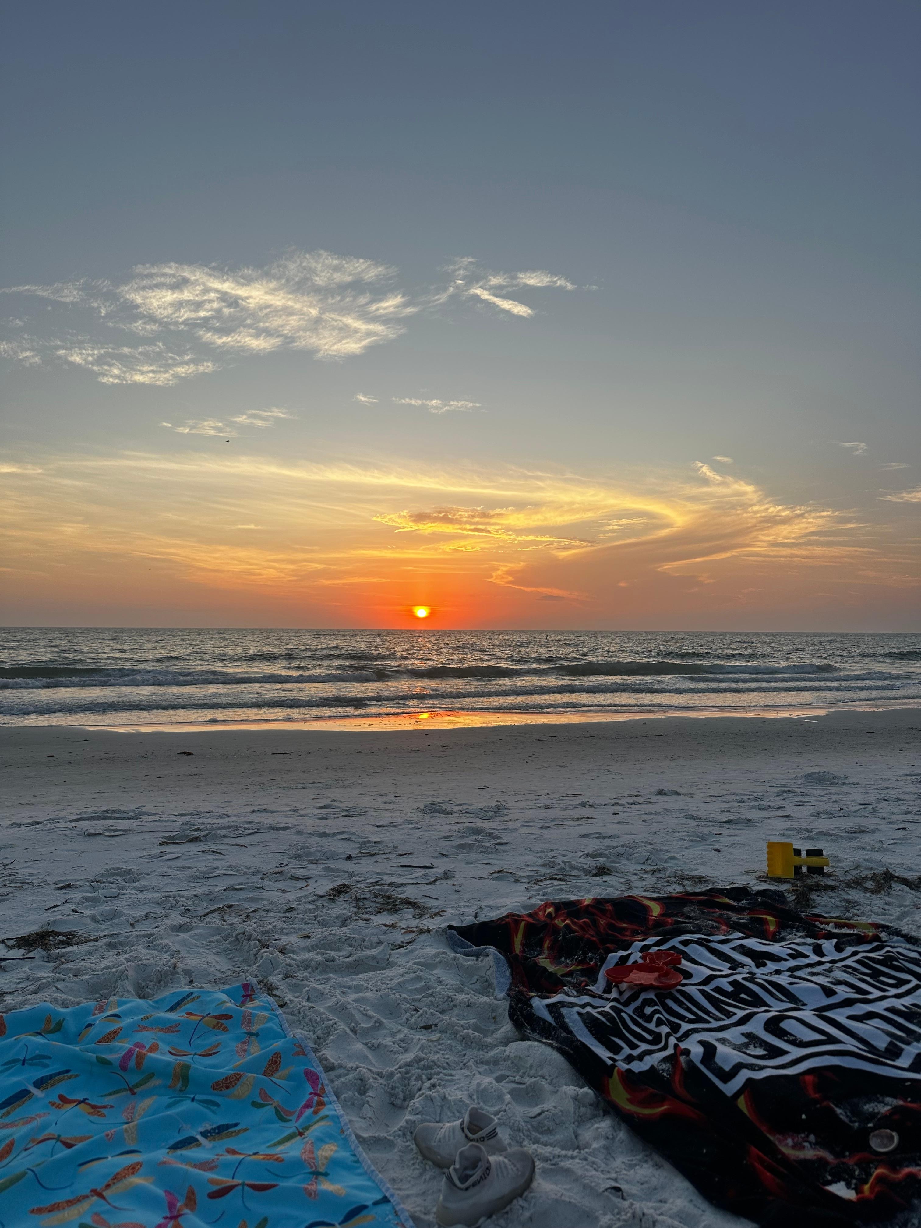 2 blocks from beach with beautiful sunsets!