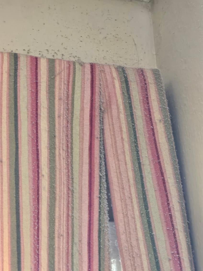 Dust collection on valance