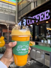 Delicious hallabong juice from the Maeil Olle Market