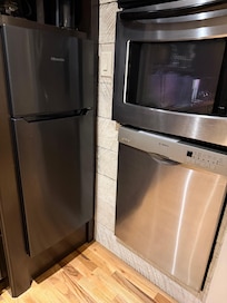 Small but not mini fridge, oven, & dishwasher