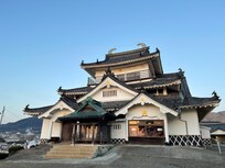 車で少し走って高台にある貴船城