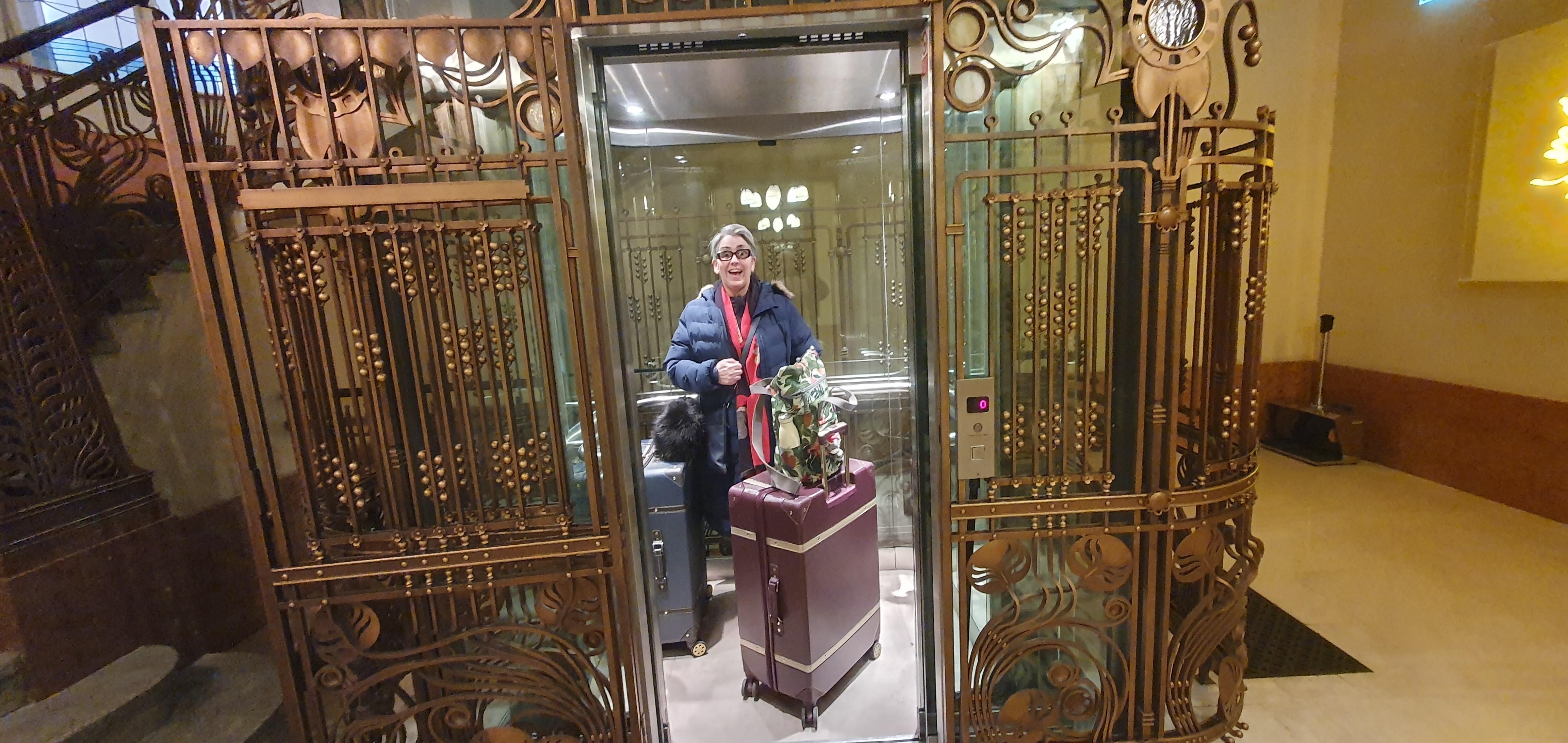 Stunning open plan old style lift