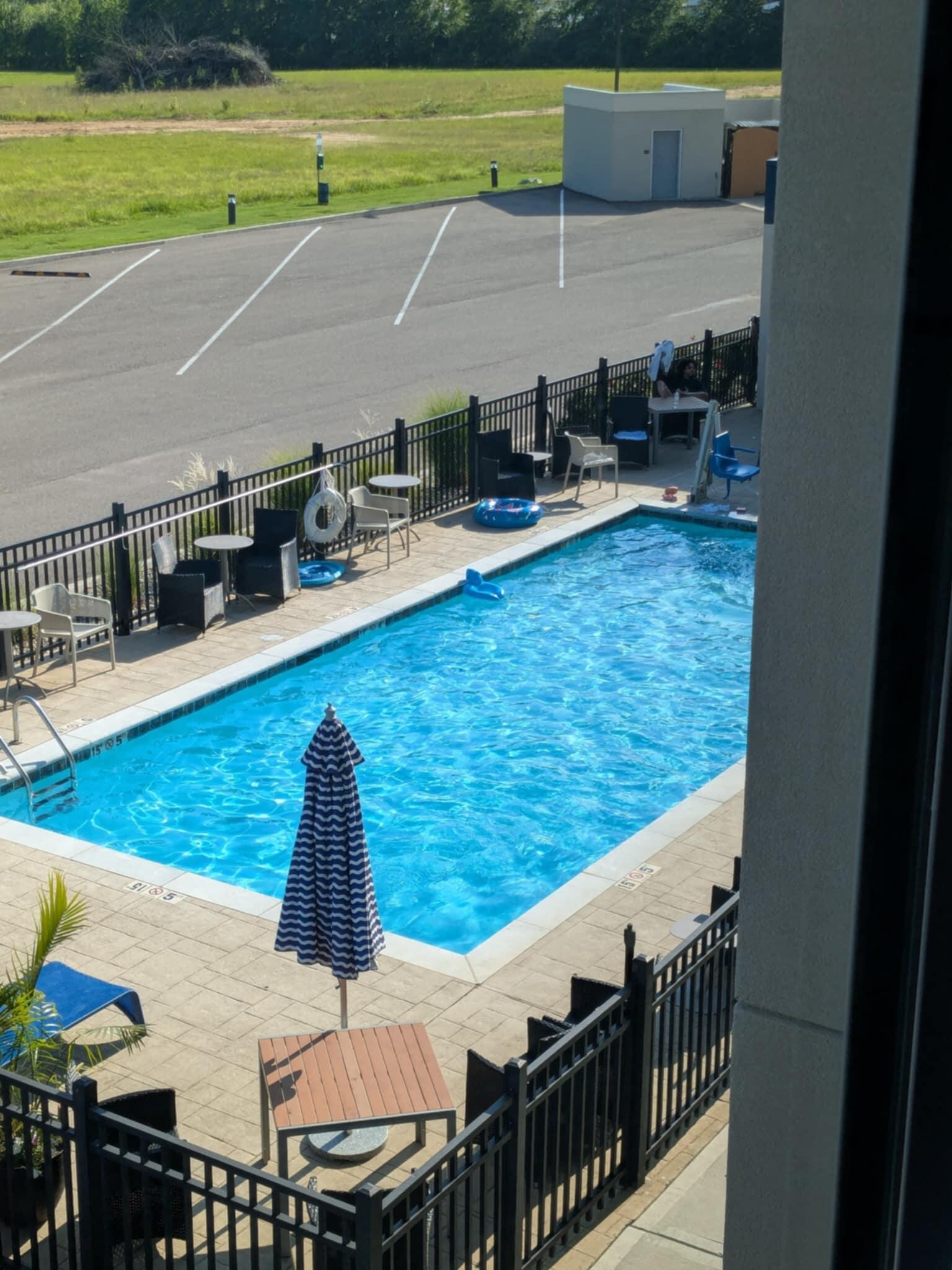 Pool was so nice and well maintained.