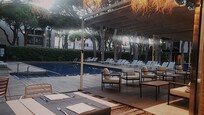 Depuis le patio du restauran