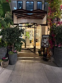 Entrance to Hotel Francisco I