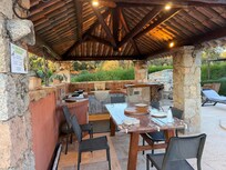 Outdoor kitchen