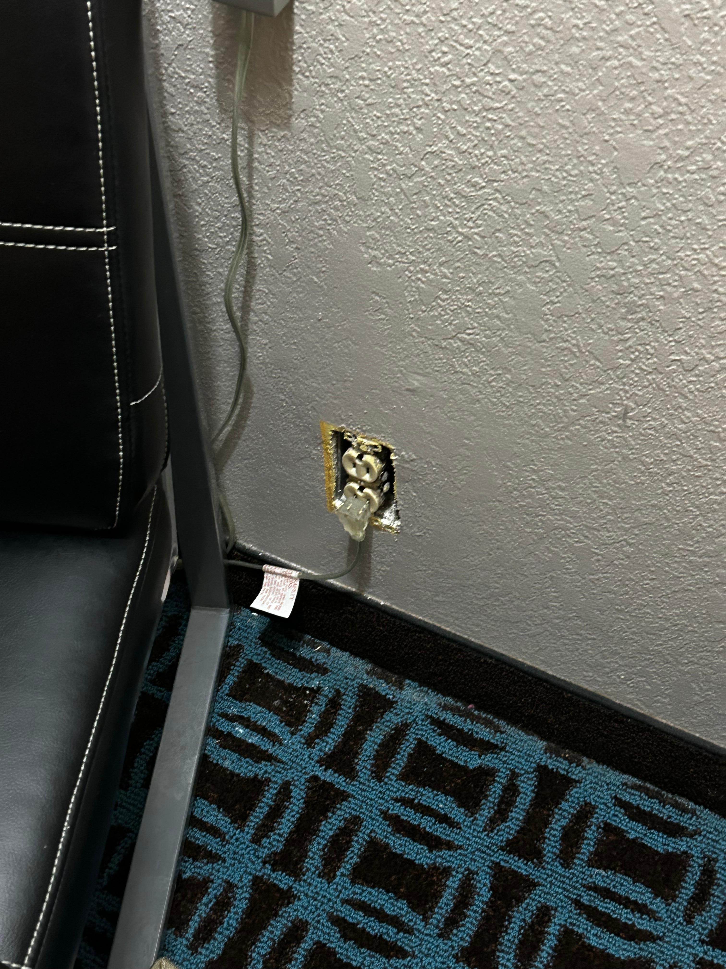 one of 2-3 outlets without outlet covers