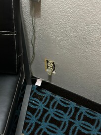 one of 2-3 outlets without outlet covers