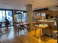 comfortable breakfast room, a good coffee to start day in a friendly atmosphere