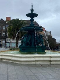 Fontaine place des lions