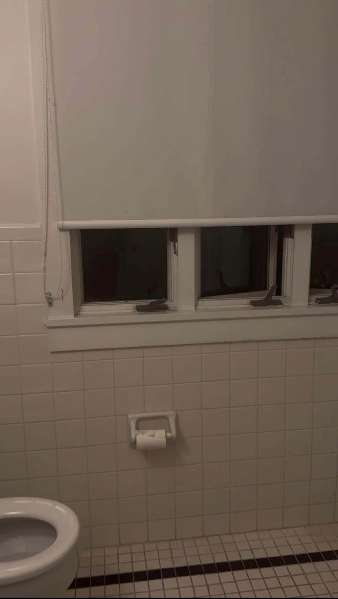 No extra toiletries. Poor restroom conditions. 