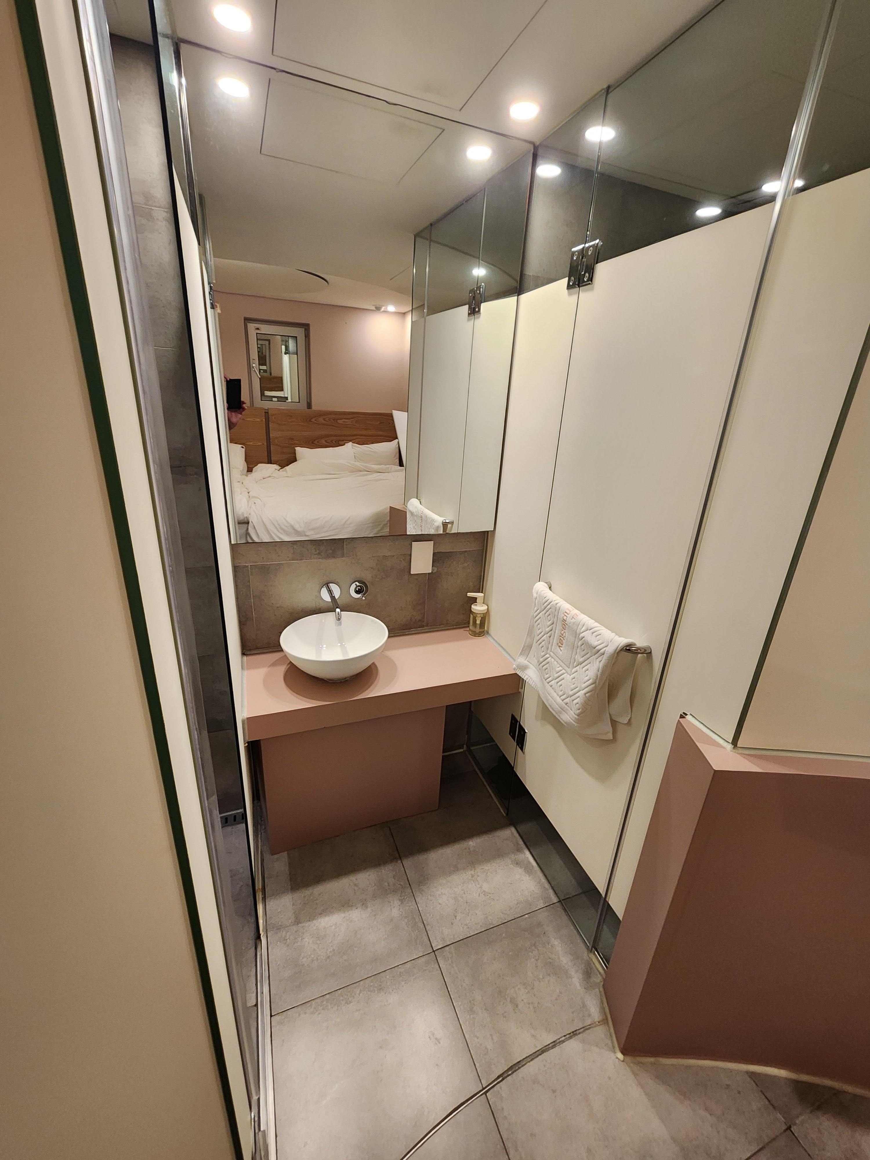 Very clean washroom
