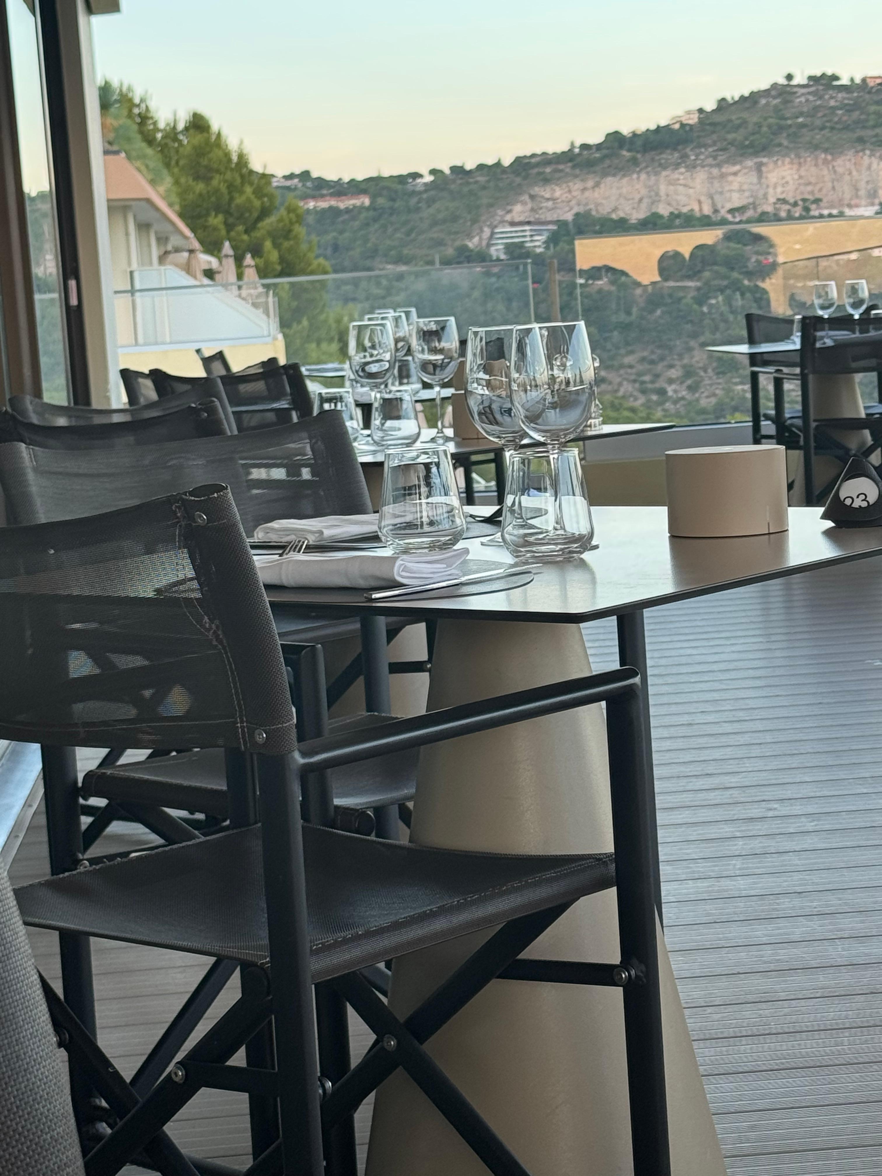 The restaurant at dinner