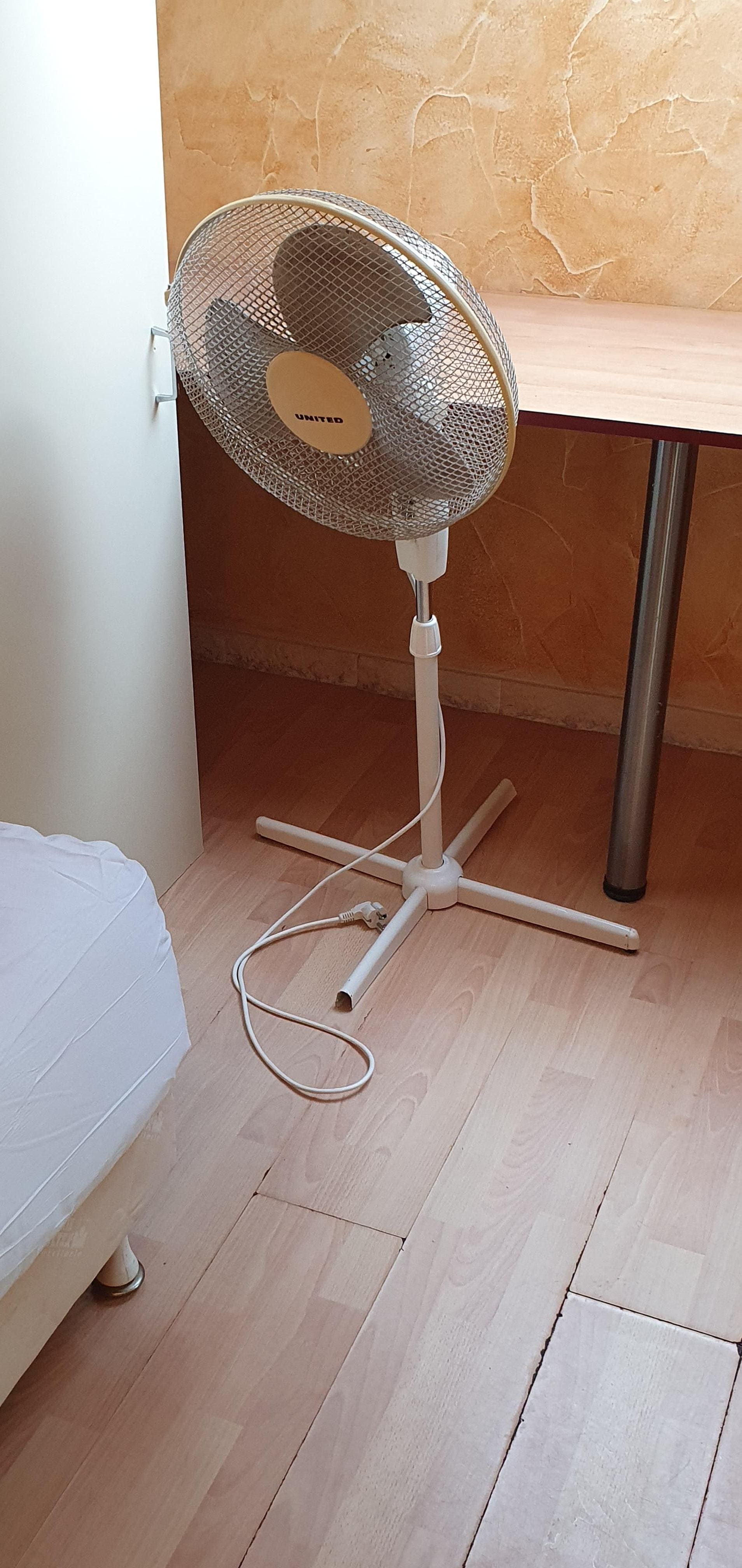 VENTILATEUR SUR PIED