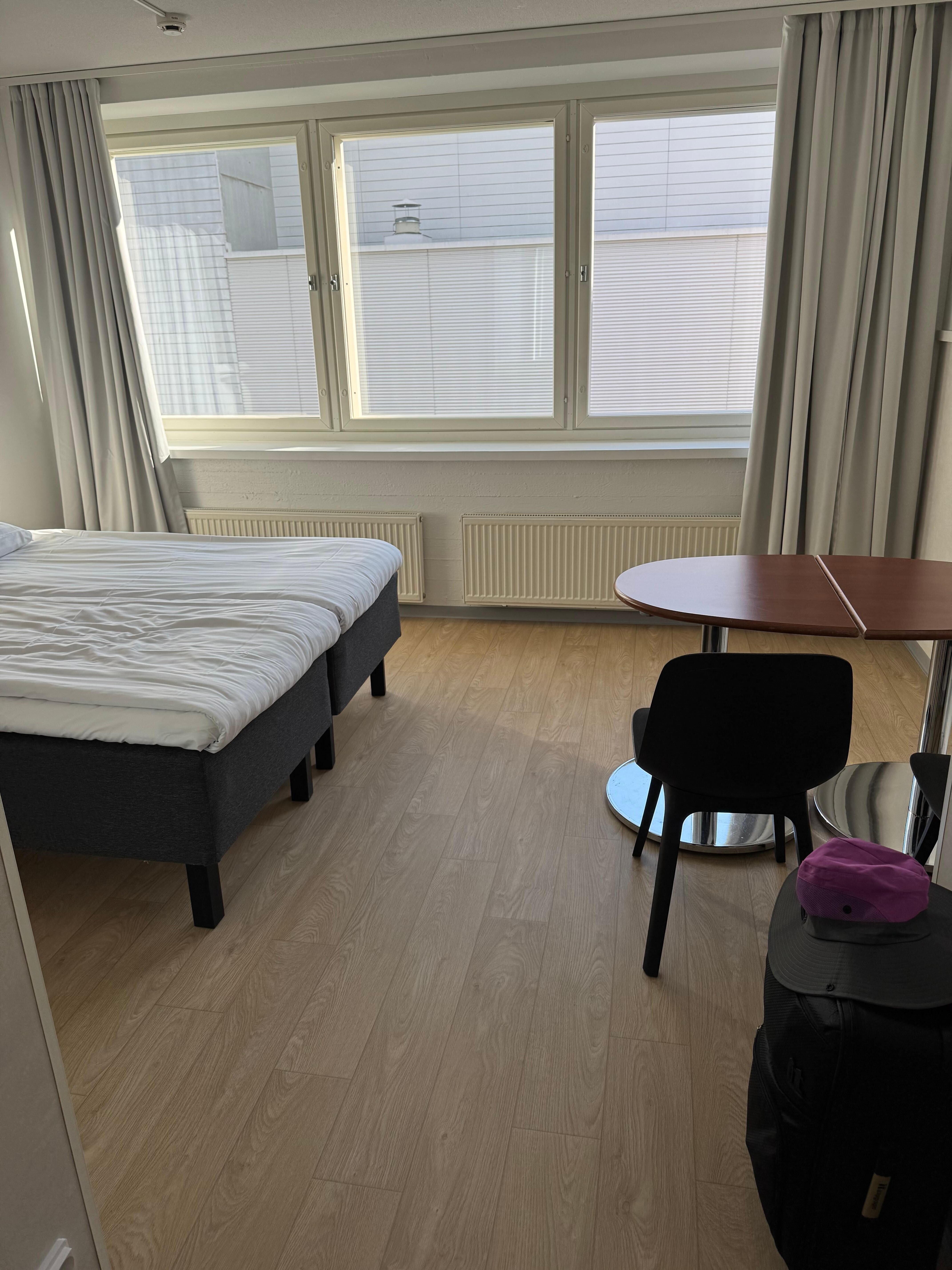 The Omena Hotel room.