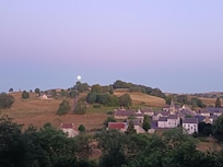 Vue depuis le logement: levée de lune.