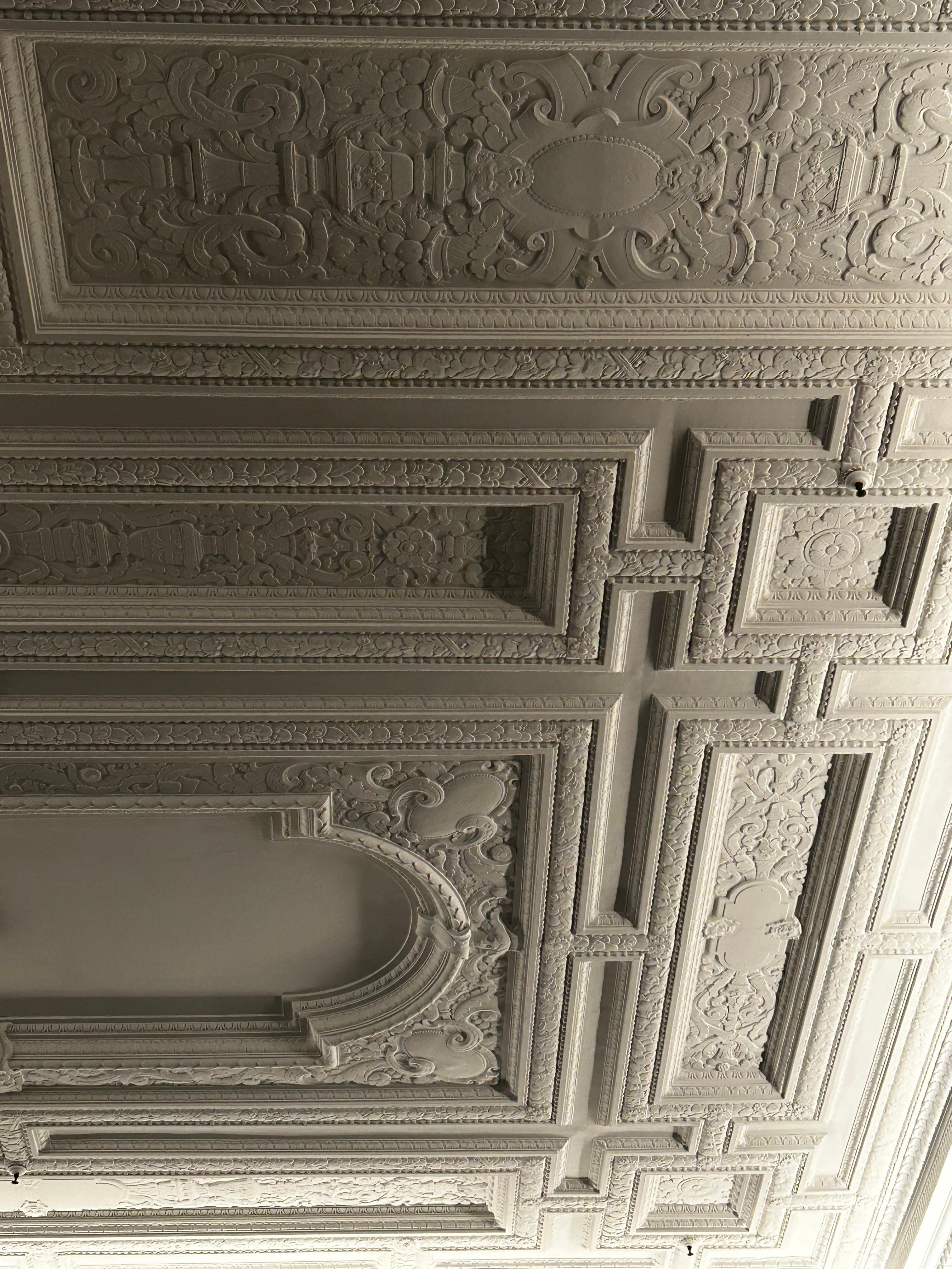 Ceilings in bar