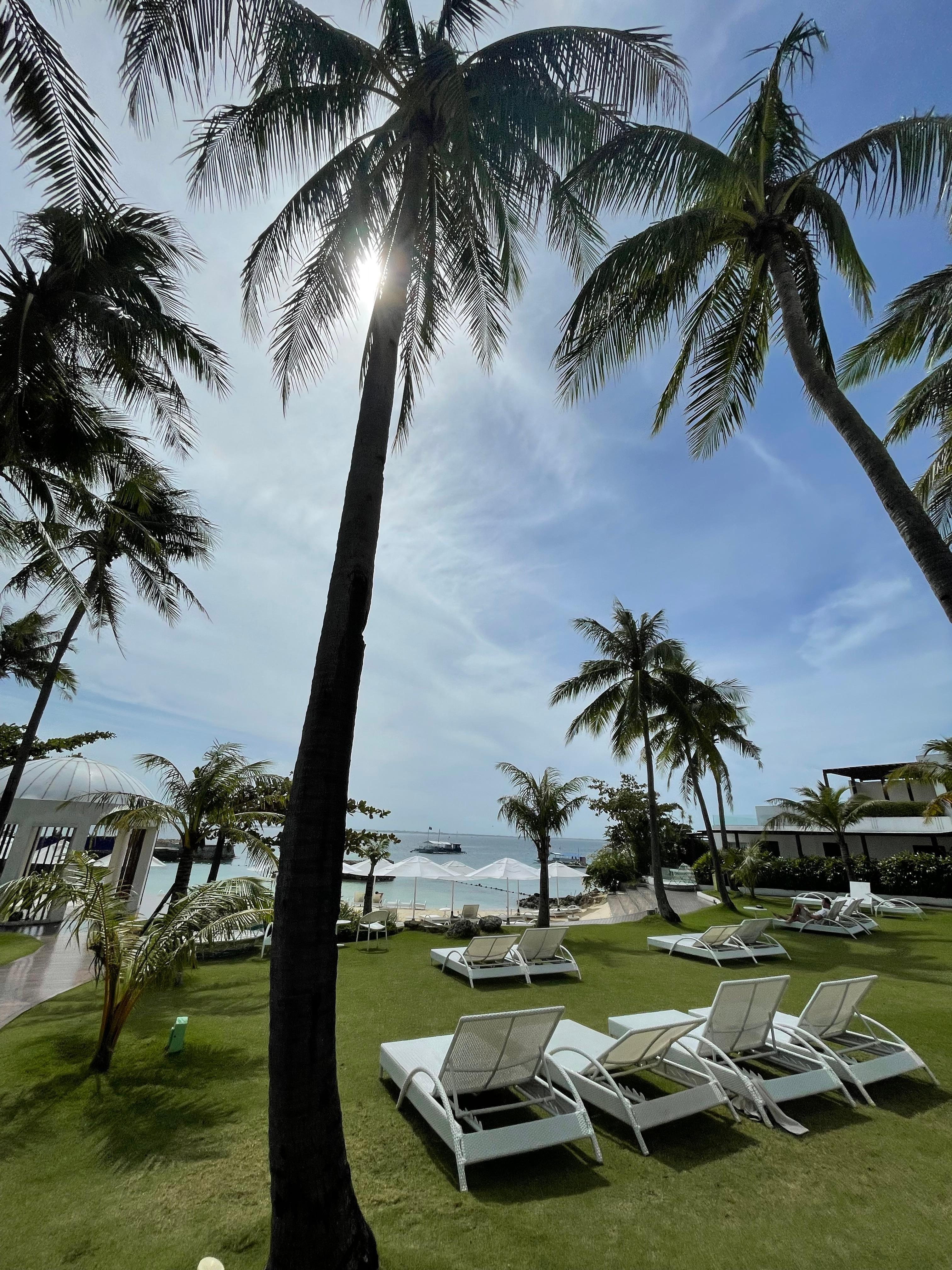 ホテル前のビーチ