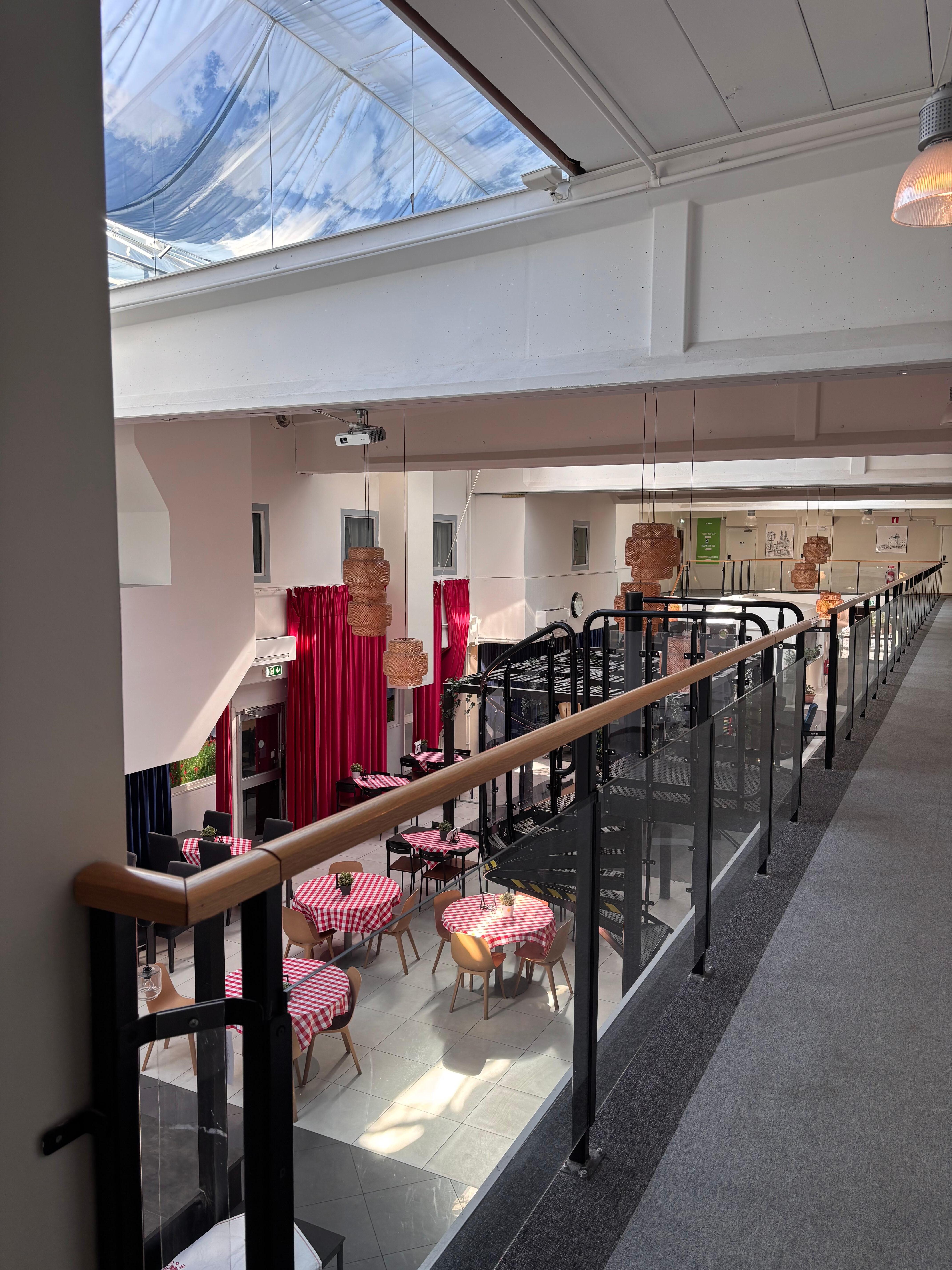 Utsikt över lobby/matplats