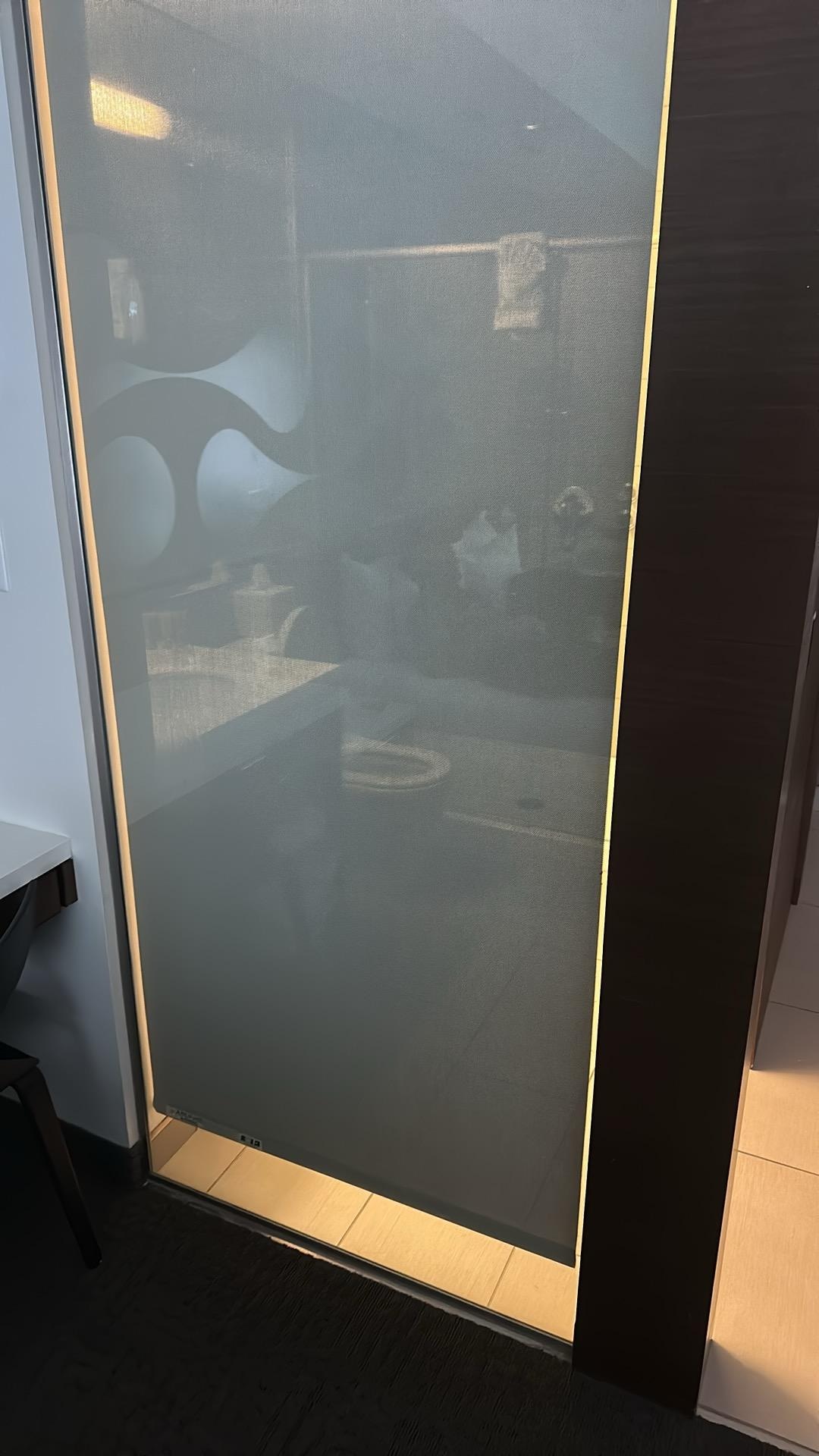 You can clearly see through the “privacy” screen