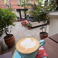 Outdoor Breakfast Courtyard