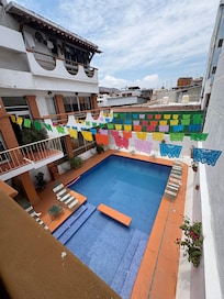 Pool & courtyard