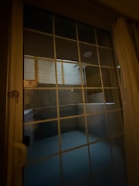 The room they wanted to give us first without daylight.