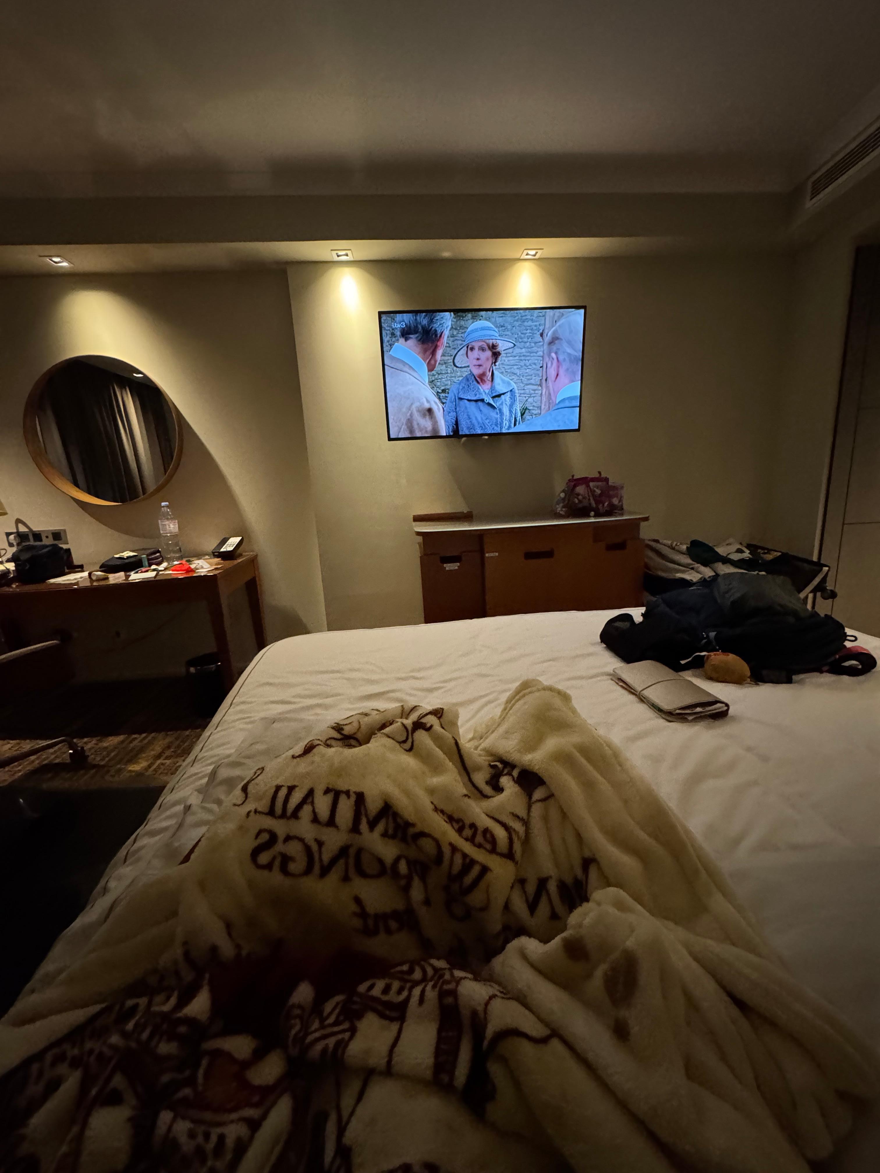 Room with lighting issue on 4th floor 